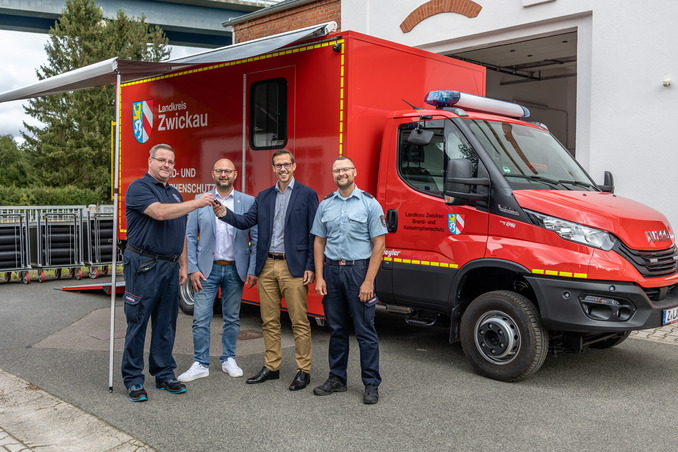 Daniel Müller, Mitarbeiter Feuerwehrtechnisches Zentrum, SSG-Kreisvorsitzender, Bürgermeister Daniel Röthig, Beigeordneter Mario Müller und Kreisbrandmeister Alexander Löchel.