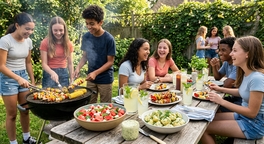 Jugendliche beim gesunden Grillen